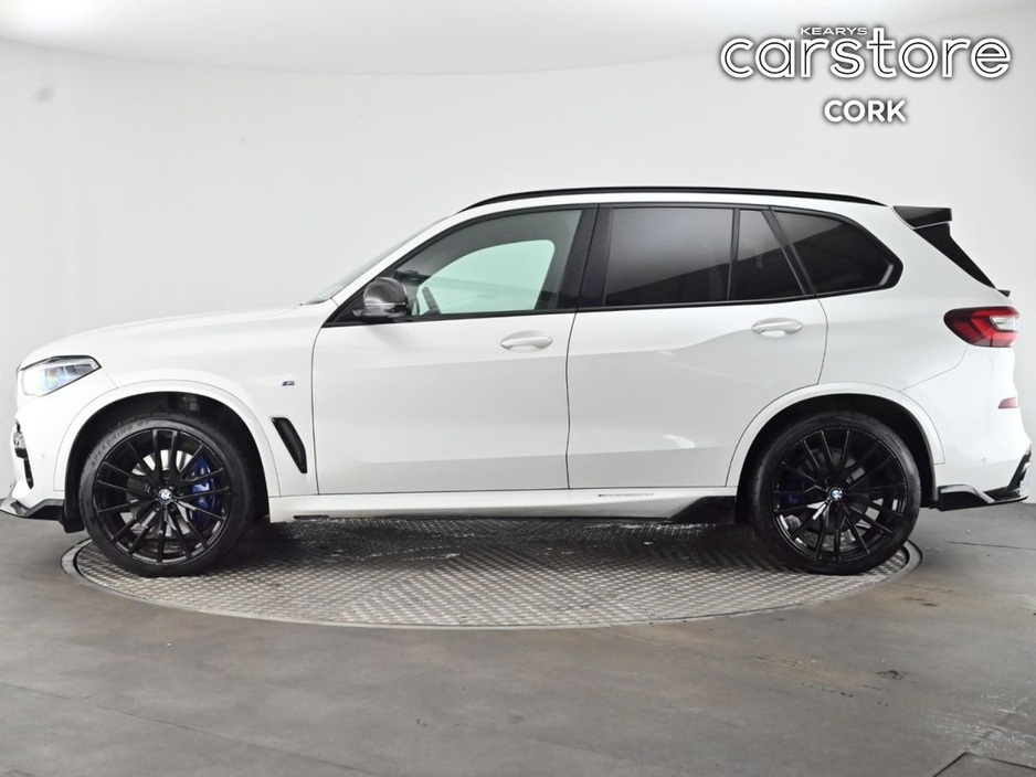 2020 BMW X5 - image 6