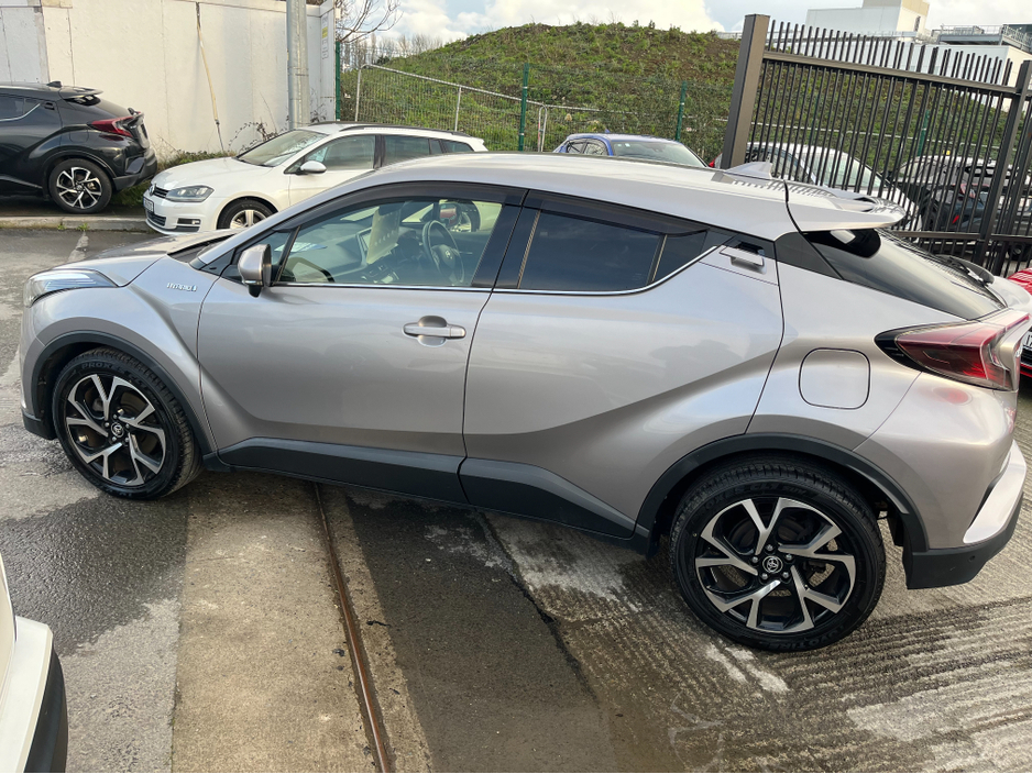 2017 Toyota C-HR - image 4