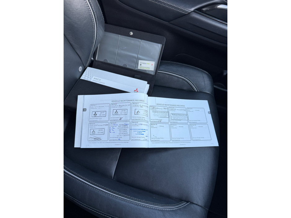 2017 Mitsubishi Outlander - image 23