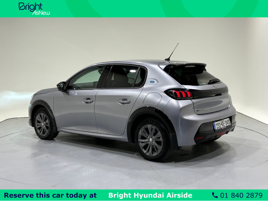 2023 Peugeot 208 - image 5