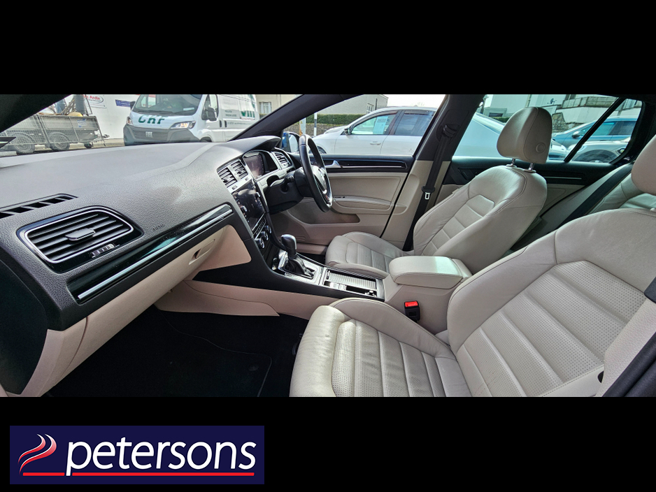 2019 Volkswagen Golf - image 12