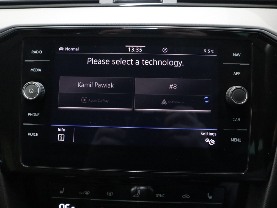 2021 Volkswagen Passat - image 17