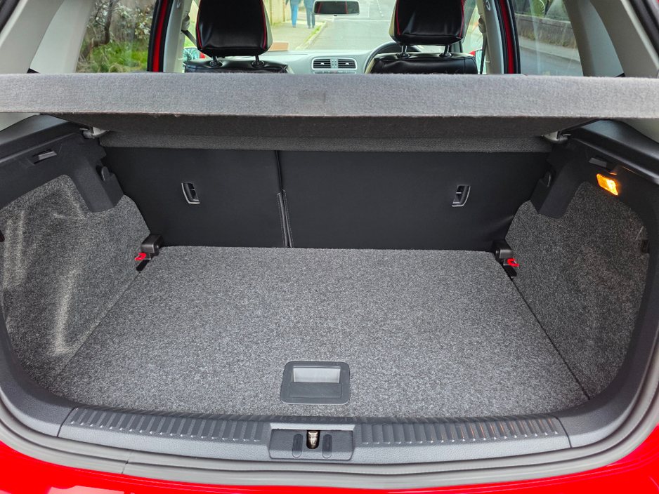 2014 Volkswagen Polo - image 8