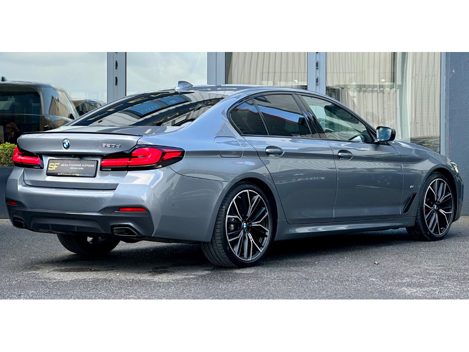 2023 BMW 5 Series - image 3