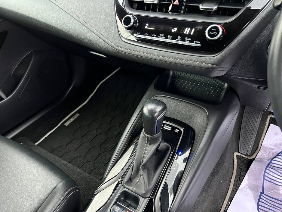 2020 Toyota Corolla WXB 1.8 HYBRID // HEADS-UP DISPLAY // 17" ALLOYS // ADAPTIVE CRUISE CONTROL €21,750