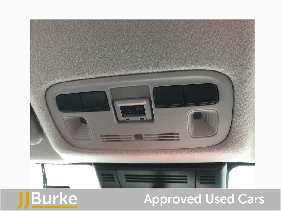 2024 Toyota Yaris - image 28