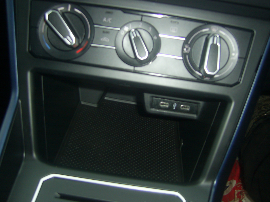 2021 Volkswagen Polo - image 18