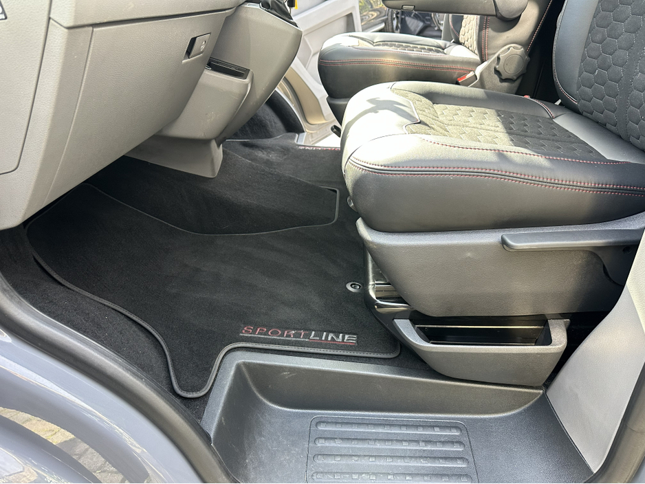 2024 Volkswagen Transporter - image 21