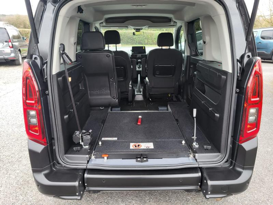 2023 Citroen Berlingo - image 5