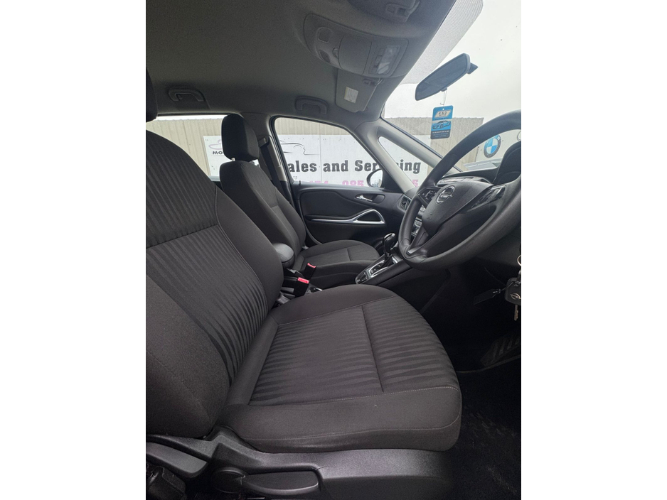 2018 Opel Zafira - image 31