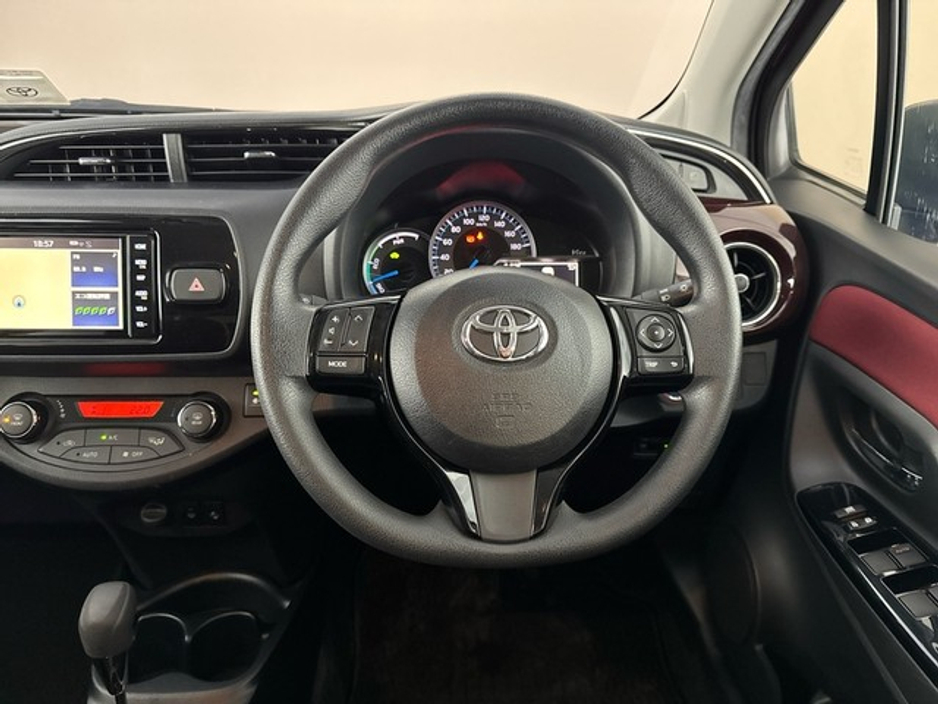 2019 Toyota Yaris - image 9
