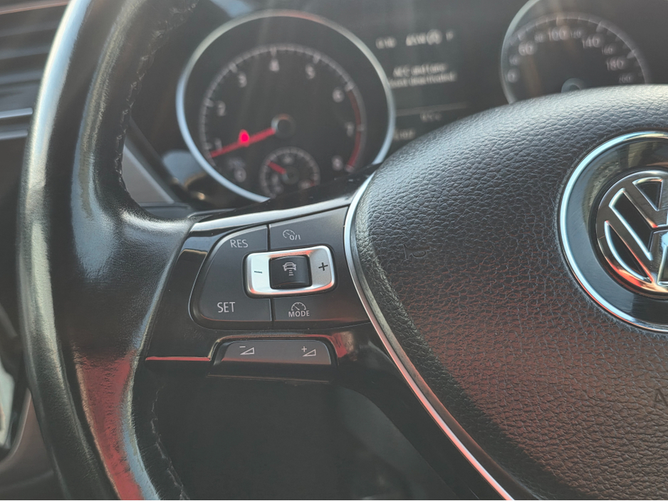 2018 Volkswagen Touran - image 22