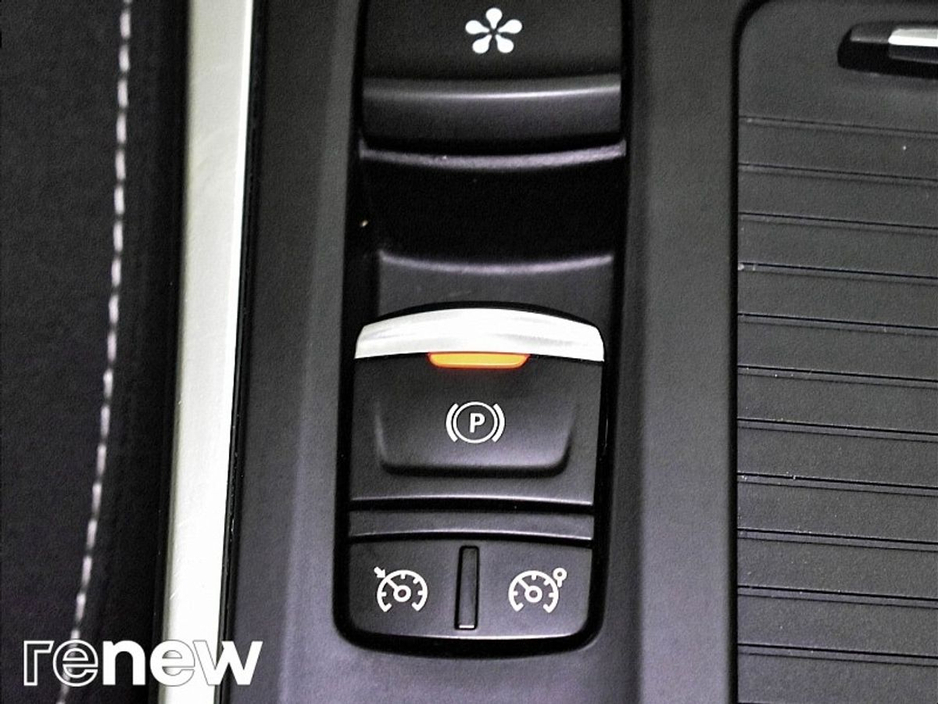 2021 Renault Megane - image 19