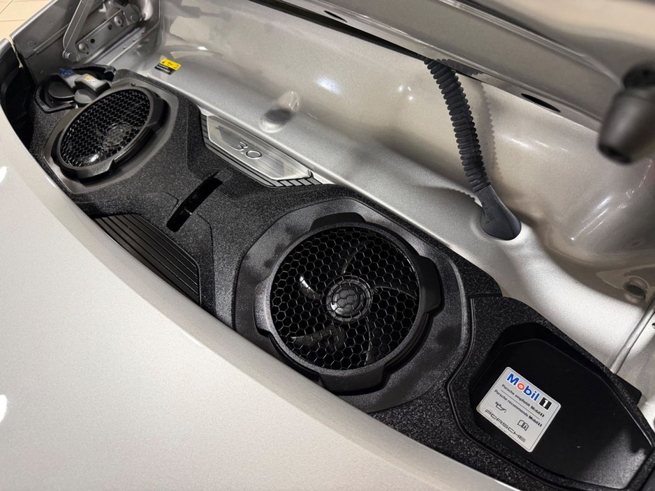 2020 Porsche 911 - image 18