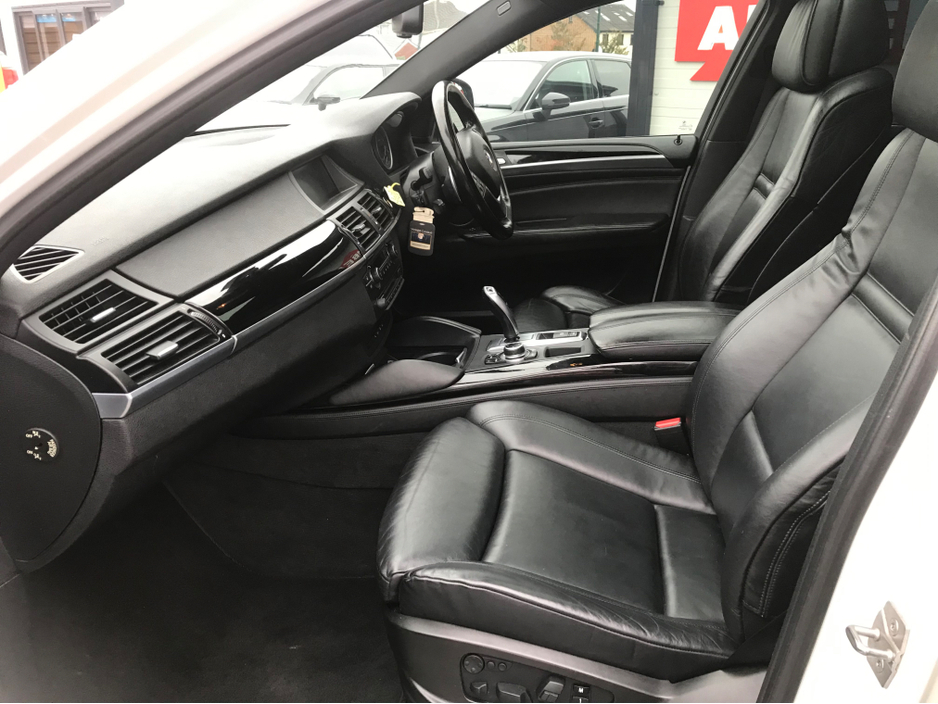 2012 BMW X6 - image 11