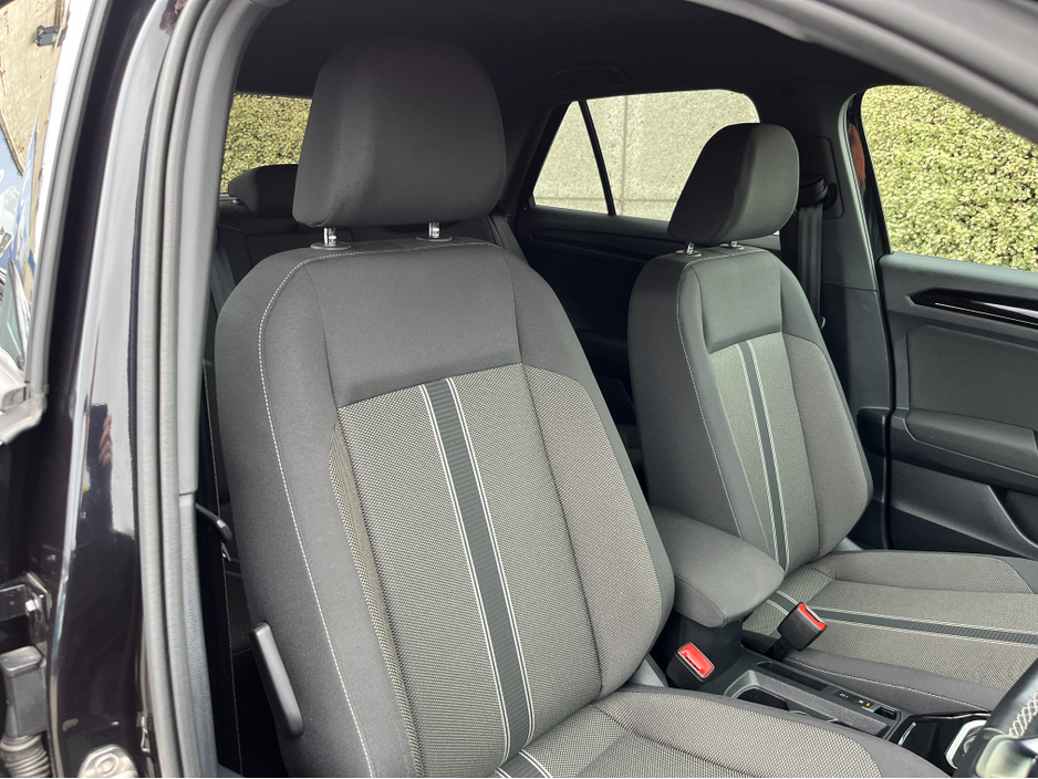 2022 Volkswagen T-Roc - image 13