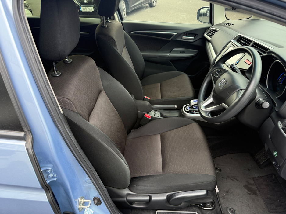 2017 Honda Fit - image 21