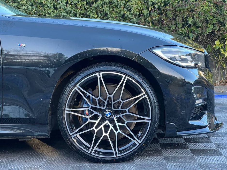 2020 BMW 3 Series 330e M-SPORT COMPETITION 2.0 HYBRID // 19" M-SPORT ALLOYS // LEATHER/SUEDE INTERIOR // DIGITAL CLUSTER €29,900