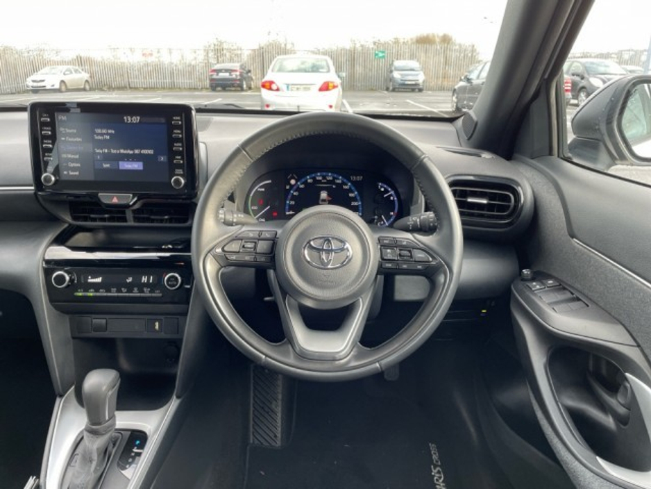 2022 Toyota Yaris Cross LunaSport - BiTone - 1.5 Hybrid - Automatic - 1 Owner &ndash; Full TOYOTA Service History // Remote Central Locking // Front Electric Windows // Rear Electric Windows // Electric Mirrors // Apple Carp €26,899