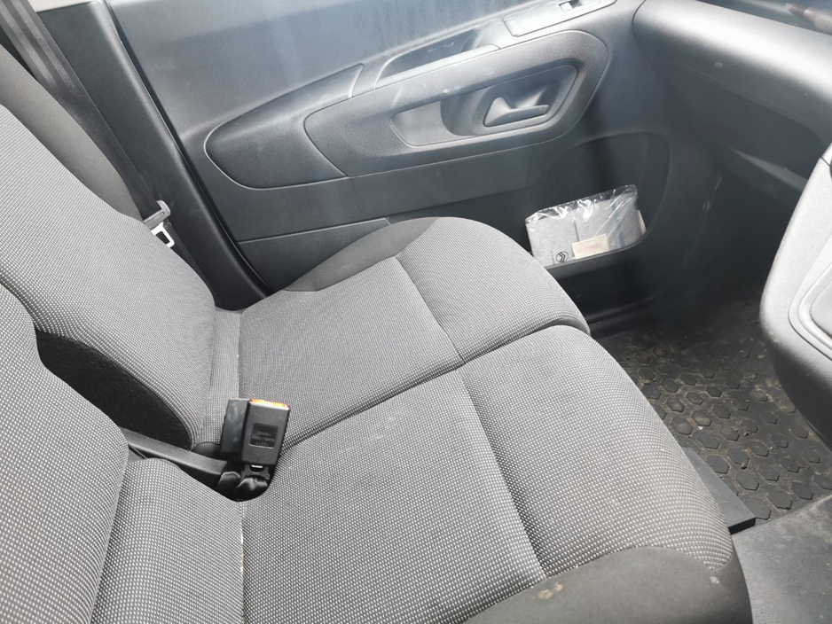 2025 Citroen Berlingo - image 10