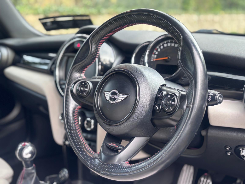 2017 MINI Hatch - image 13