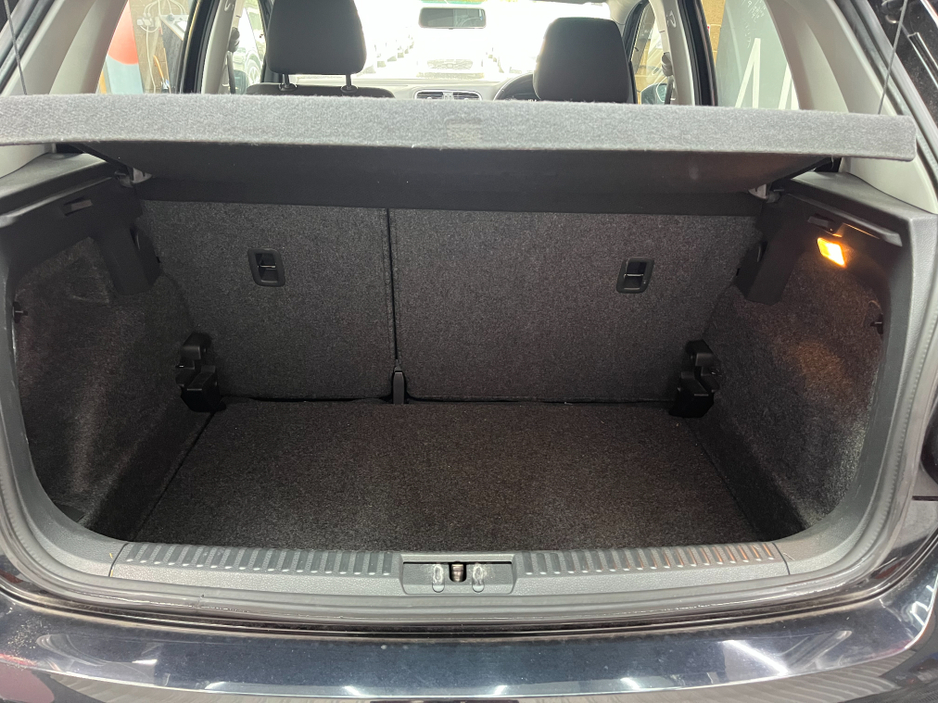 2014 Volkswagen Polo - image 7