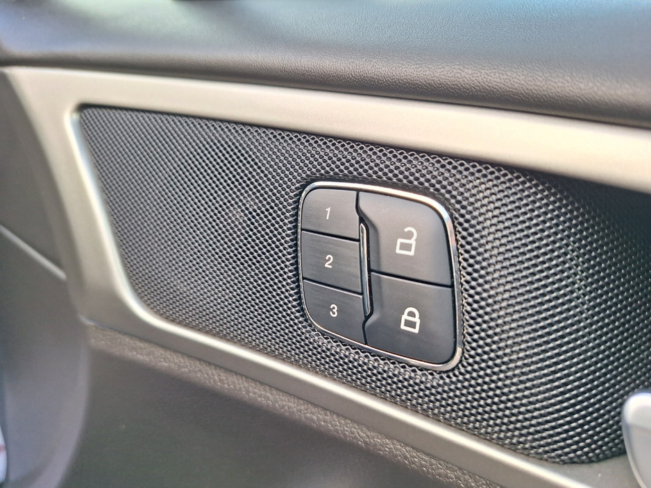 2018 Ford Mondeo - image 18