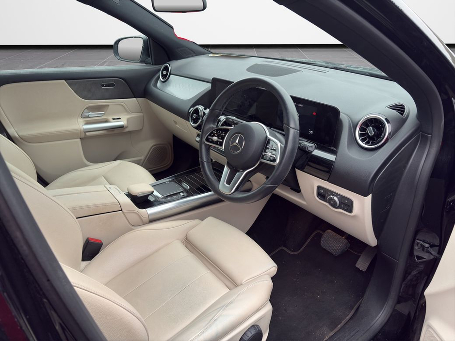 2023 Mercedes-Benz GLA Class - image 9