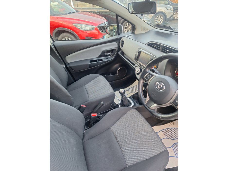 2015 Toyota Yaris 1.33 VVT-I ICON 5DR 99BHP €7,250