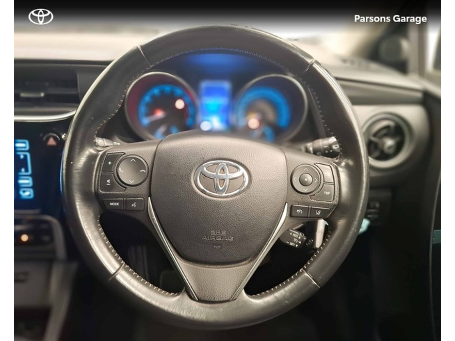 2018 Toyota Auris - image 9