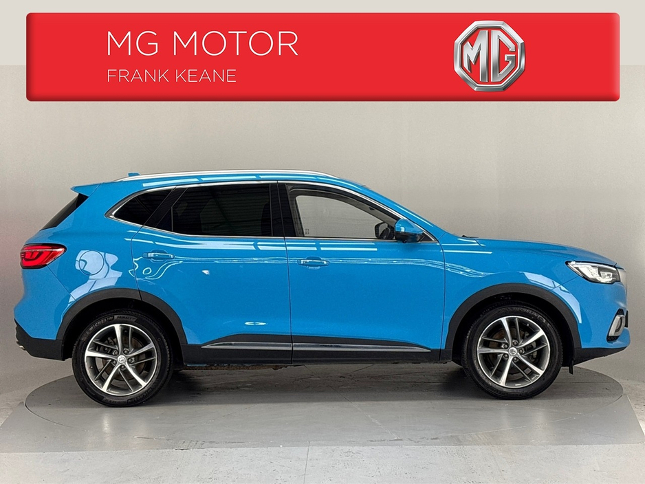 2023 MG HS EXCLUSIVE PHEV AUTO**PANORAMIC ROOF**DIGITAL DASH**TOUCH SCREEN APPLE CAR PLAY**MULTIFUNCTIONAL STEERING WHEEL**HEATED LEATHER SEATS**ELECTRIC SEATS**ELECTRIC FOLDING MIRRORS**ELECTRIC TAILGATE** €27,995