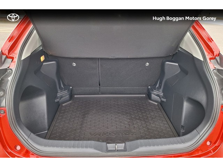 2023 Toyota Yaris Cross - image 10