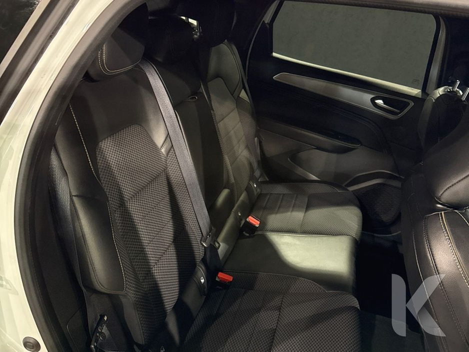 2024 Renault Arkana HYBRID 1.6L AUTOMATIC - REVERSE CAMERA/PARKING SENSORS - CRUISE CONTROL - A/C HEATING CONTROLS - DIAMOND CUT ALLOY WHEELS €26,950