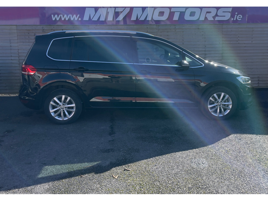 2018 Volkswagen Touran - image 3