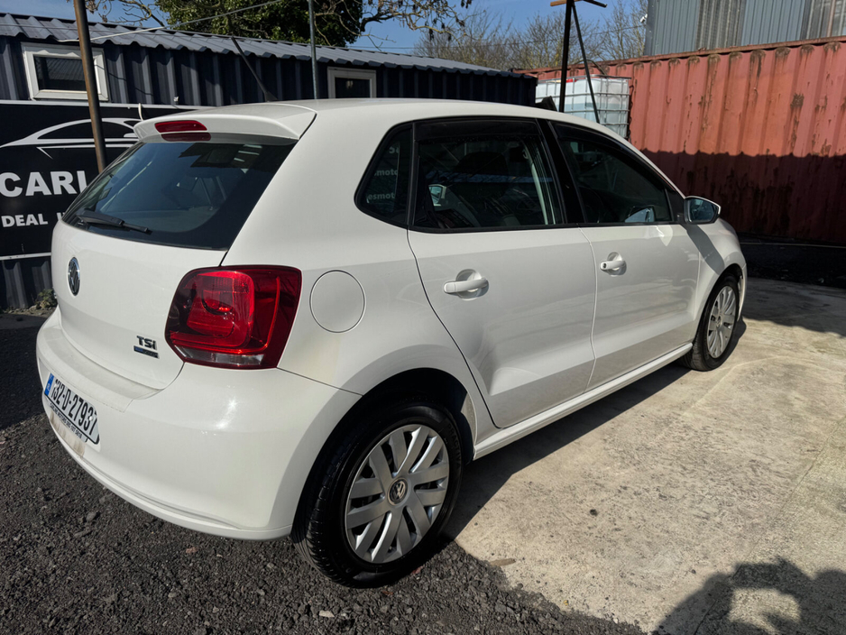 2013 Volkswagen Polo - image 3