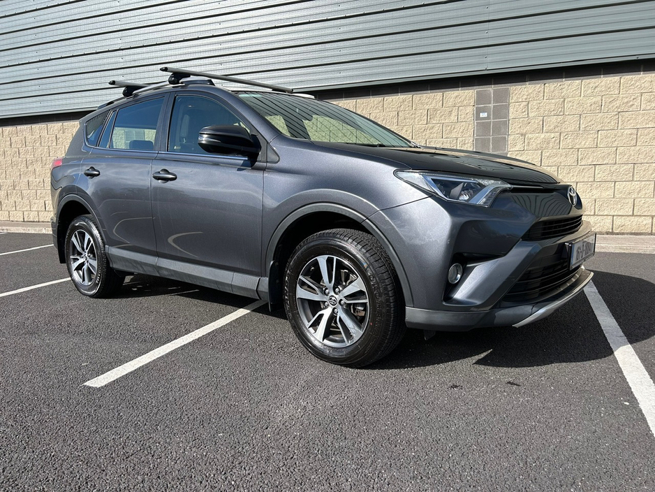 2016 Toyota Rav4 - image 9