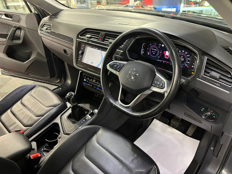 2021 Volkswagen Tiguan - image 8