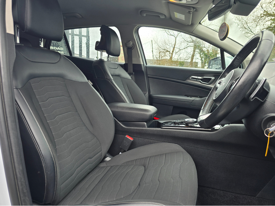 2022 Kia Sportage - image 13