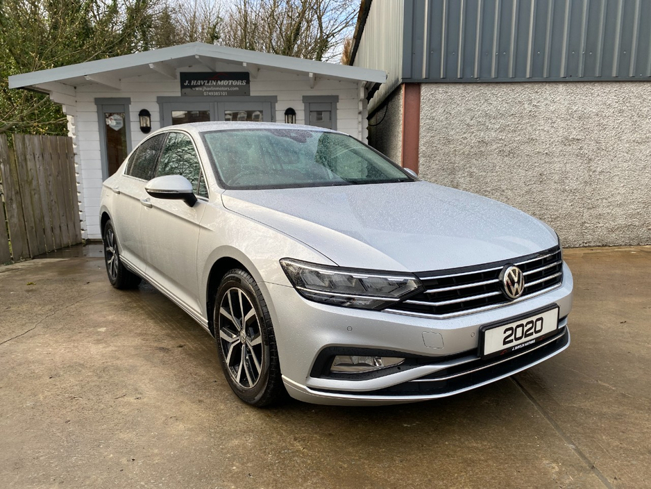 2020 Volkswagen Passat - image 12
