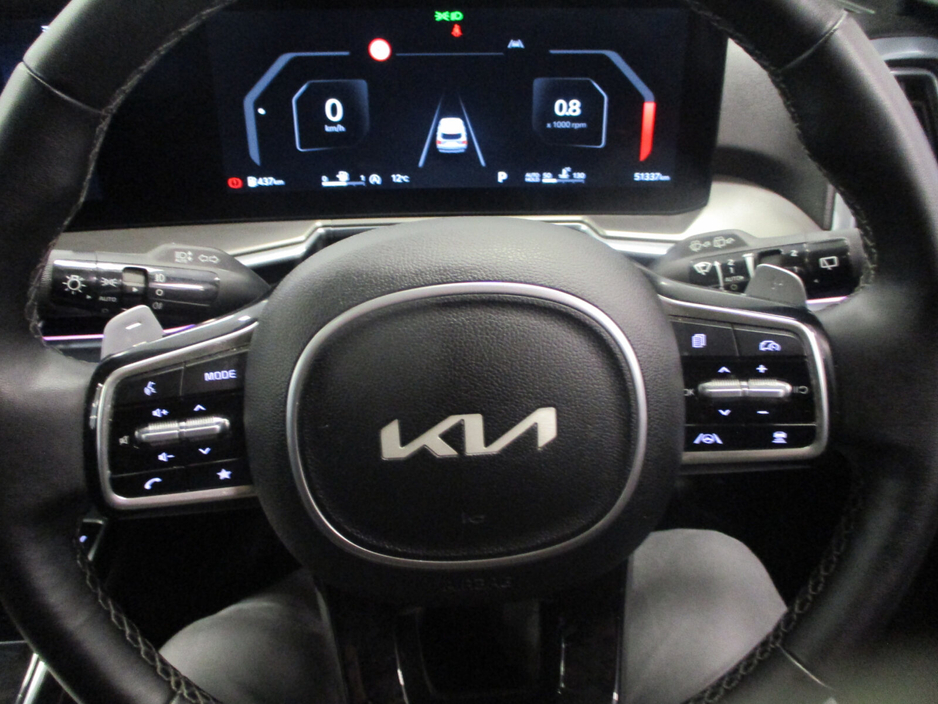 2025 Kia Sorento - image 23