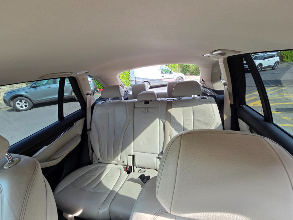 2016 BMW X5 - image 12