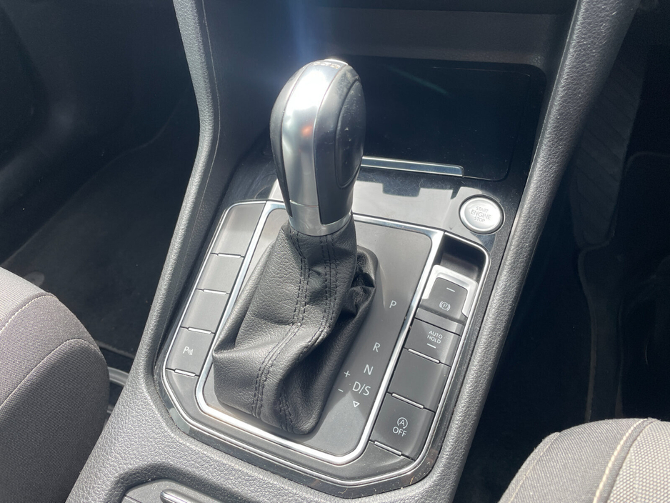 2016 Volkswagen Golf - image 15