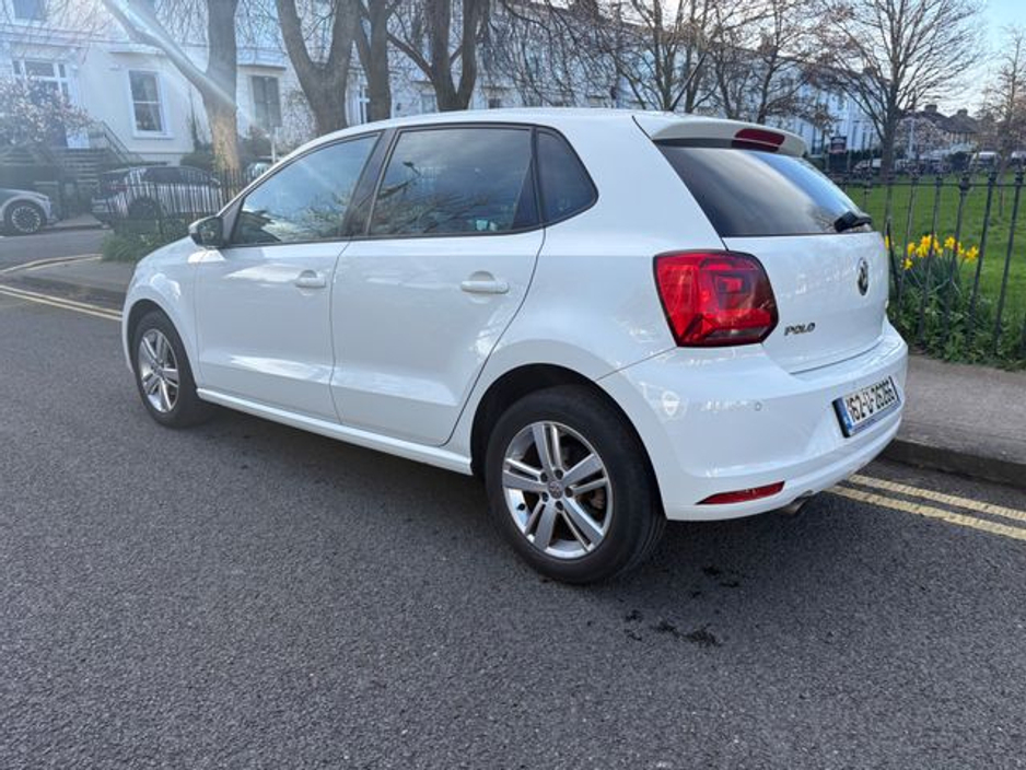 2016 Volkswagen Polo - image 6