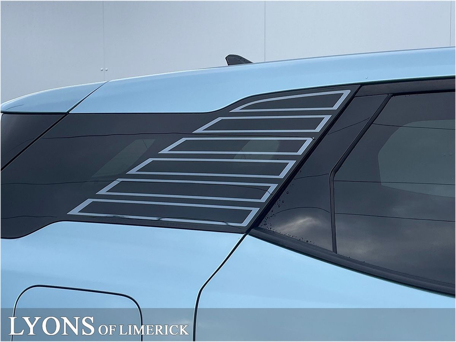 2025 Ford Explorer - image 12