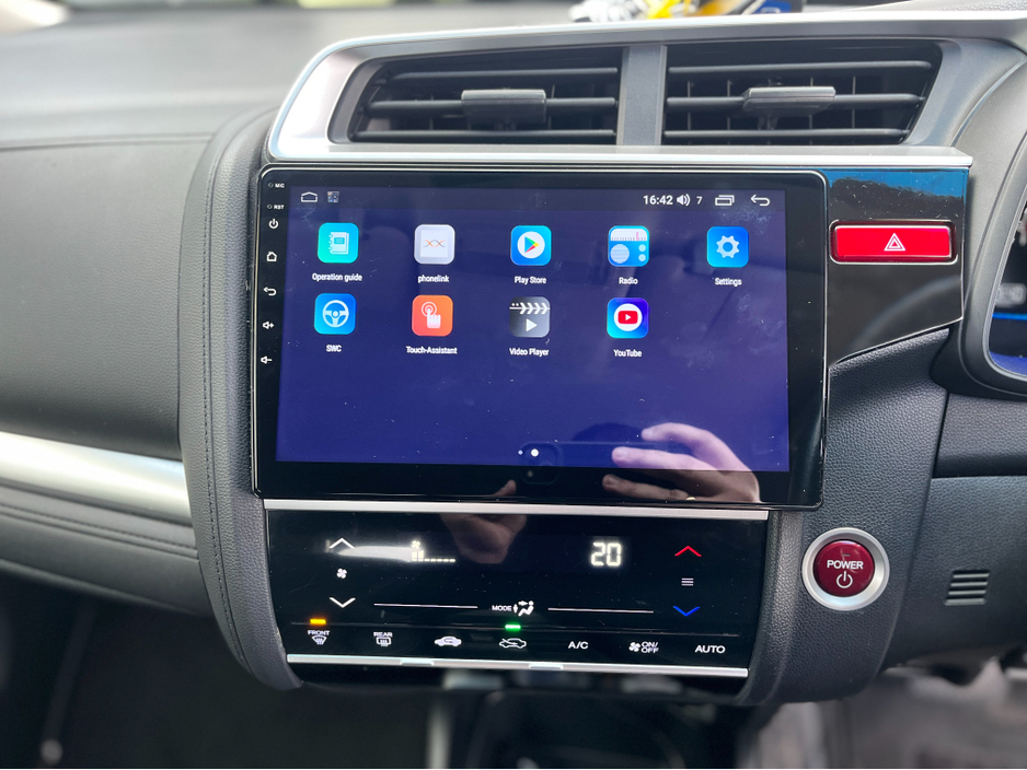 2014 Honda Fit - image 6