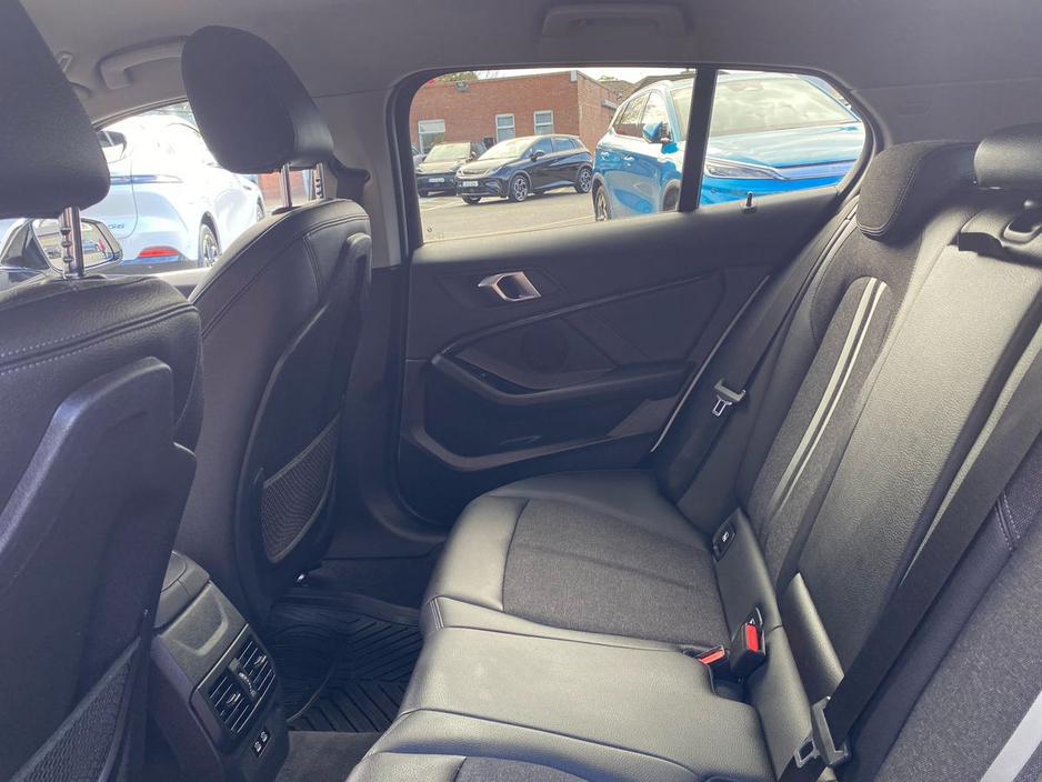 2021 BMW 1 Series - image 13