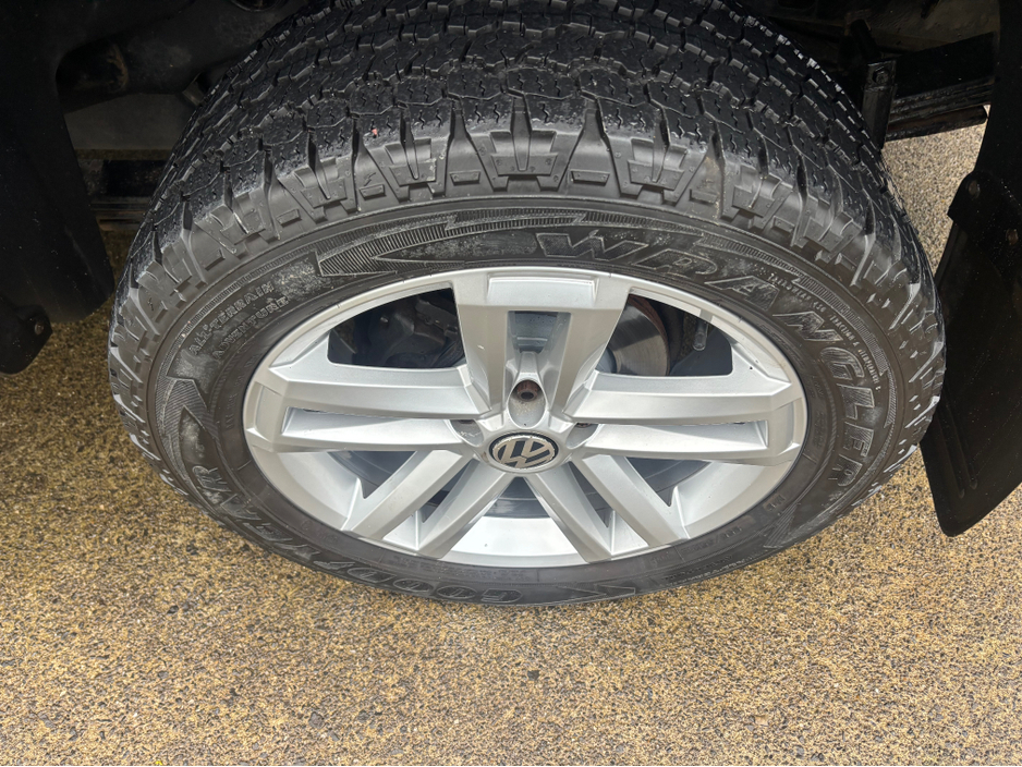 2017 Volkswagen Amarok - image 19