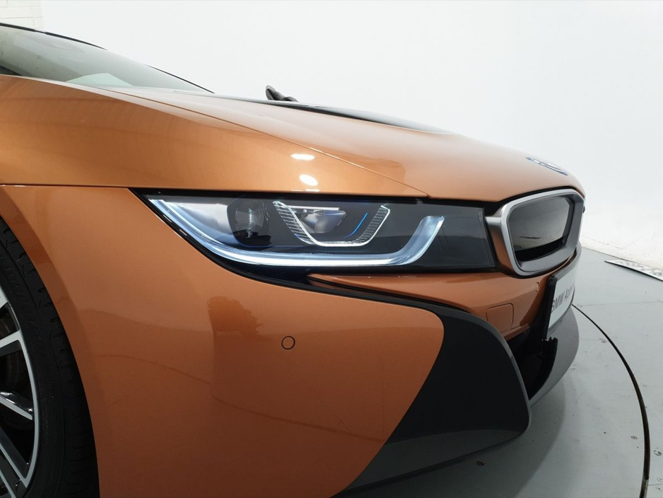 2019 BMW i8 - image 20