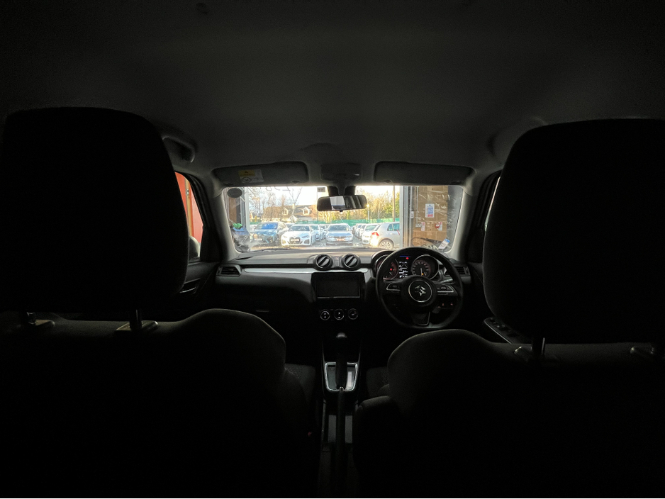 2022 Suzuki Swift - image 12