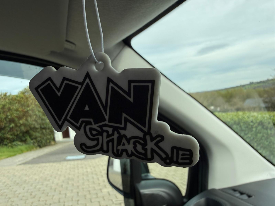 2022 Peugeot Partner - image 12